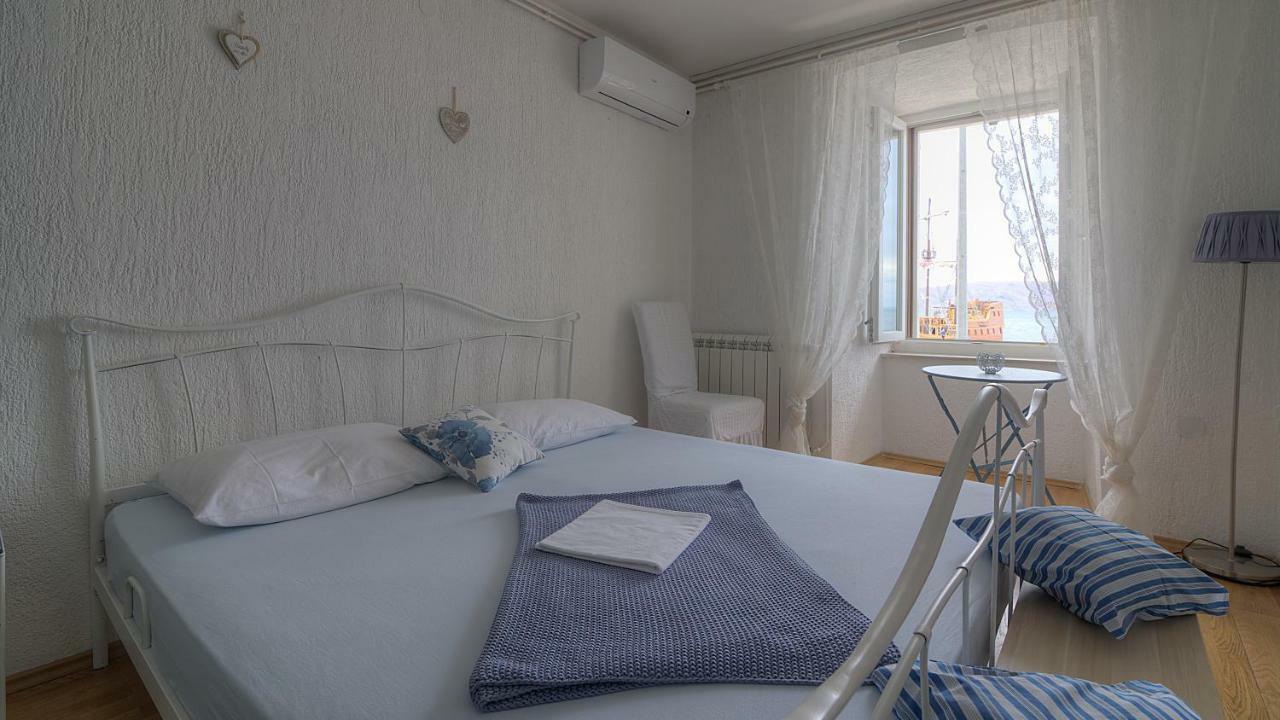 Apartments & Rooms Josephine Senj  Exterior foto