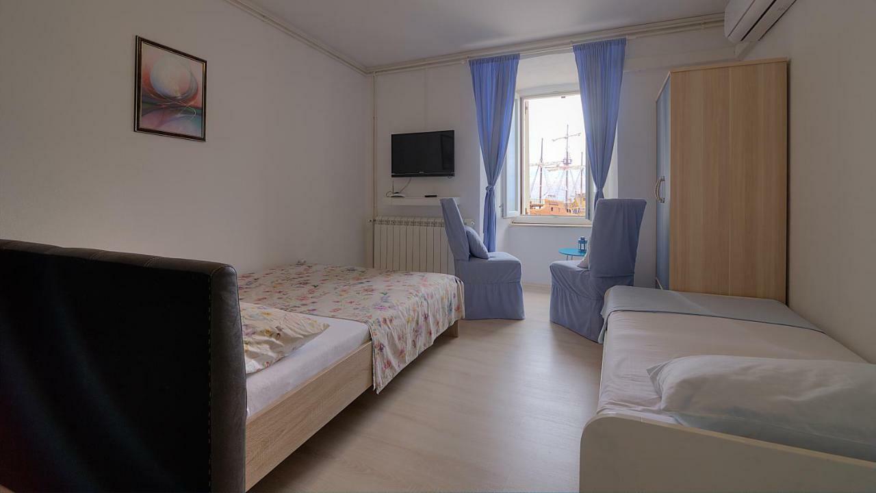 Apartments & Rooms Josephine Senj  Exterior foto